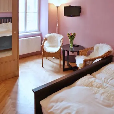 Lovely Lila Apartment